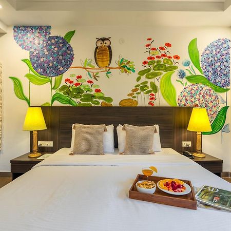 Locomo Boutique, Morjim - Stay Work Eat Bagian luar foto