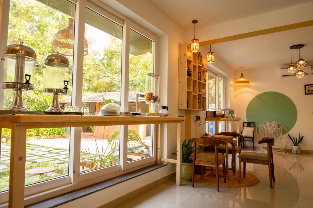 Locomo Boutique, Morjim - Stay Work Eat Bagian luar foto