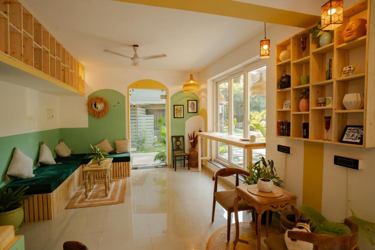 Locomo Boutique, Morjim - Stay Work Eat Bagian luar foto