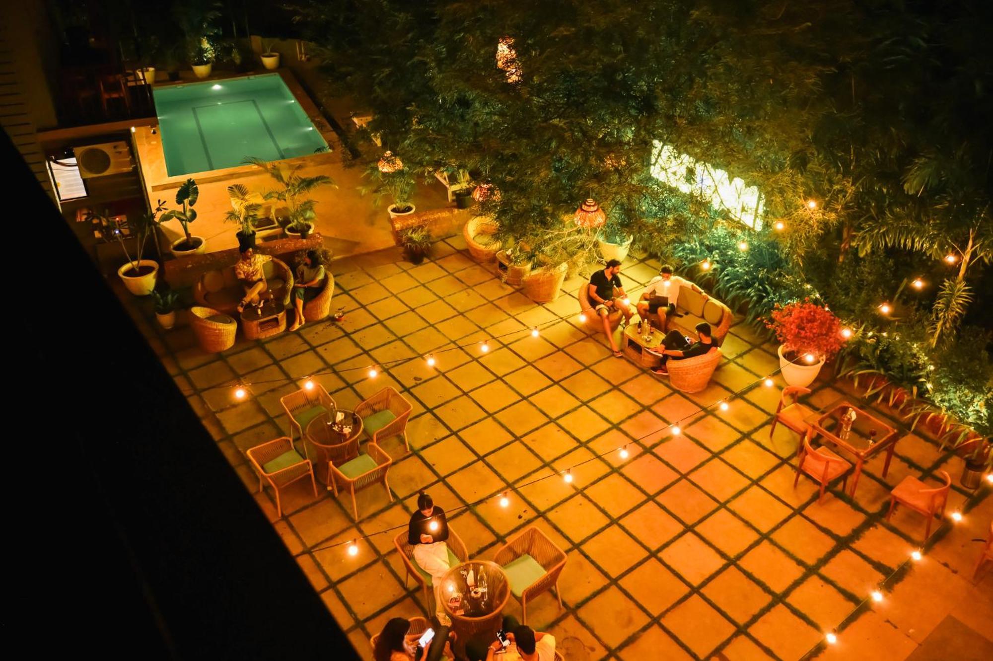 Locomo Boutique, Morjim - Stay Work Eat Bagian luar foto
