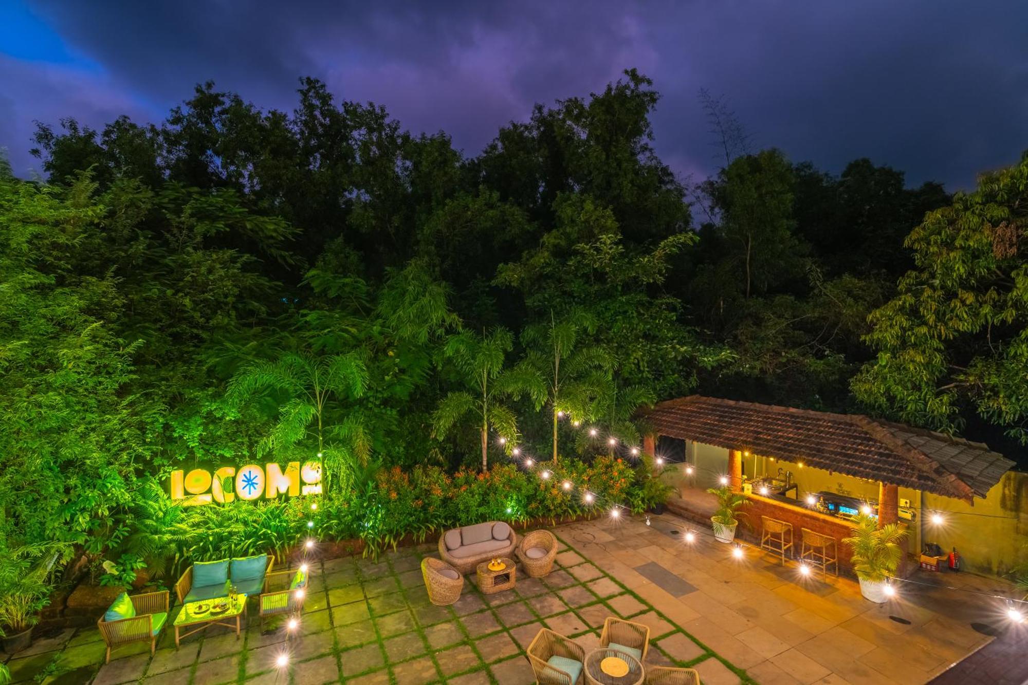 Locomo Boutique, Morjim - Stay Work Eat Bagian luar foto