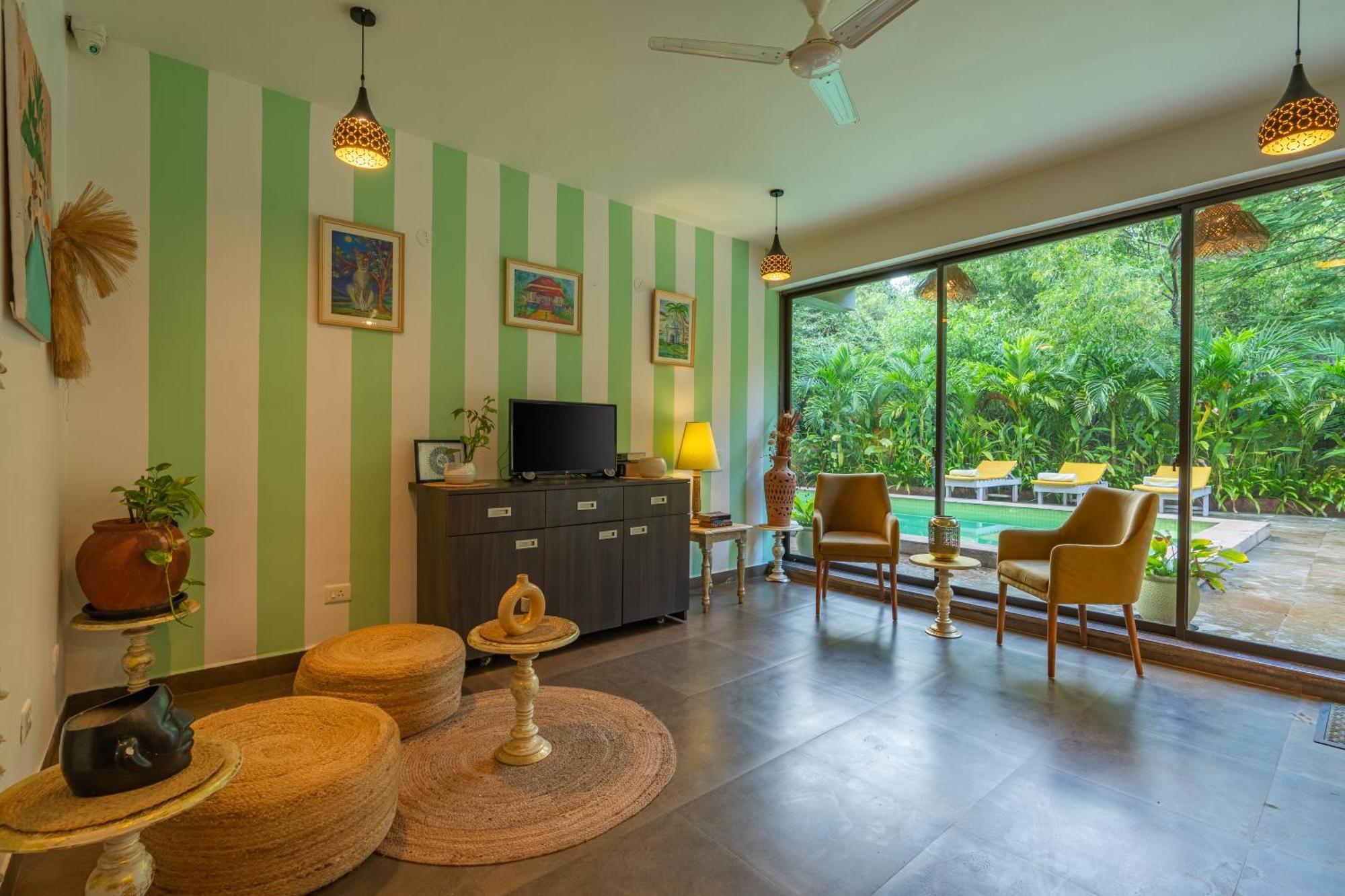Locomo Boutique, Morjim - Stay Work Eat Bagian luar foto