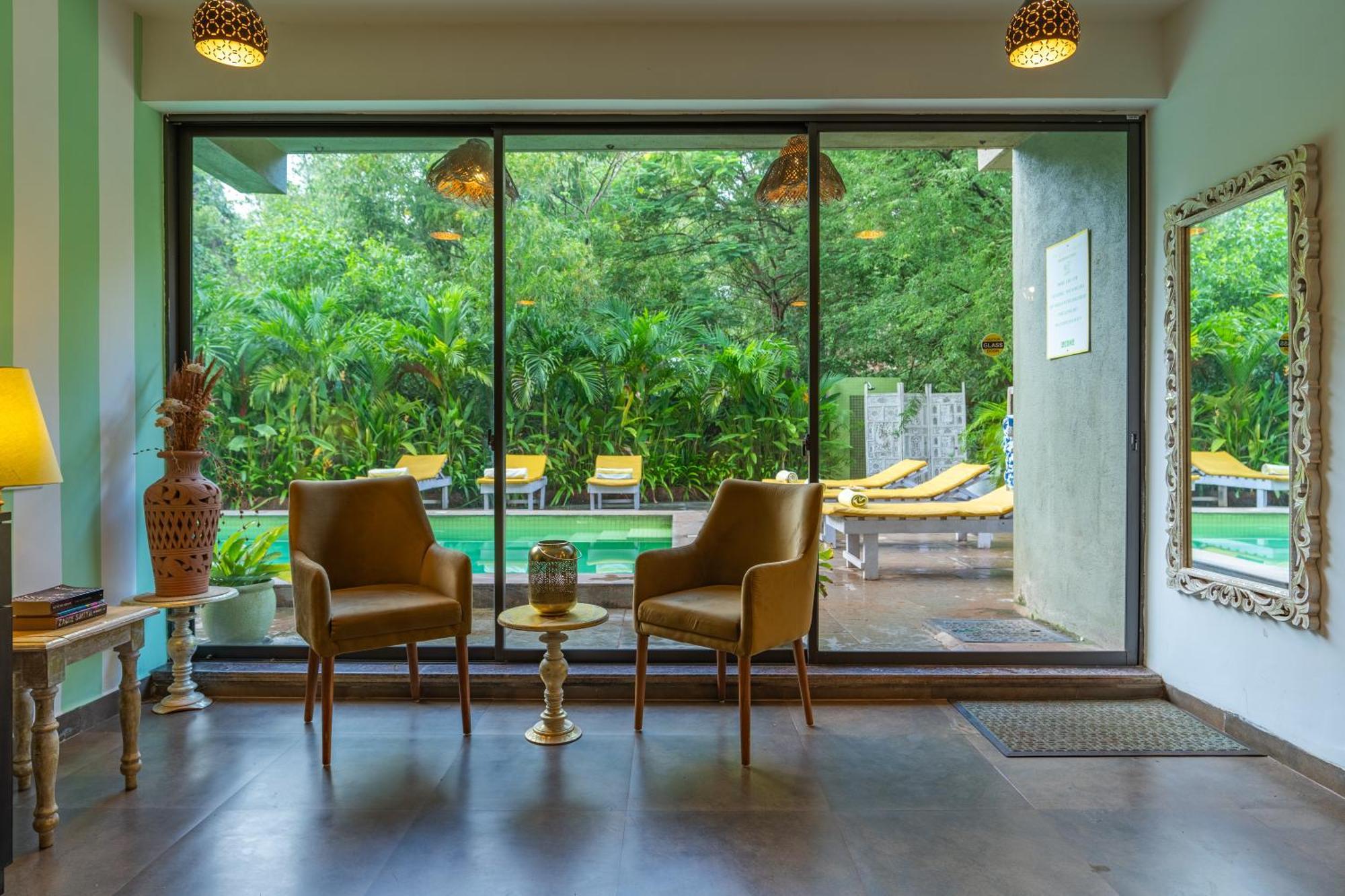 Locomo Boutique, Morjim - Stay Work Eat Bagian luar foto