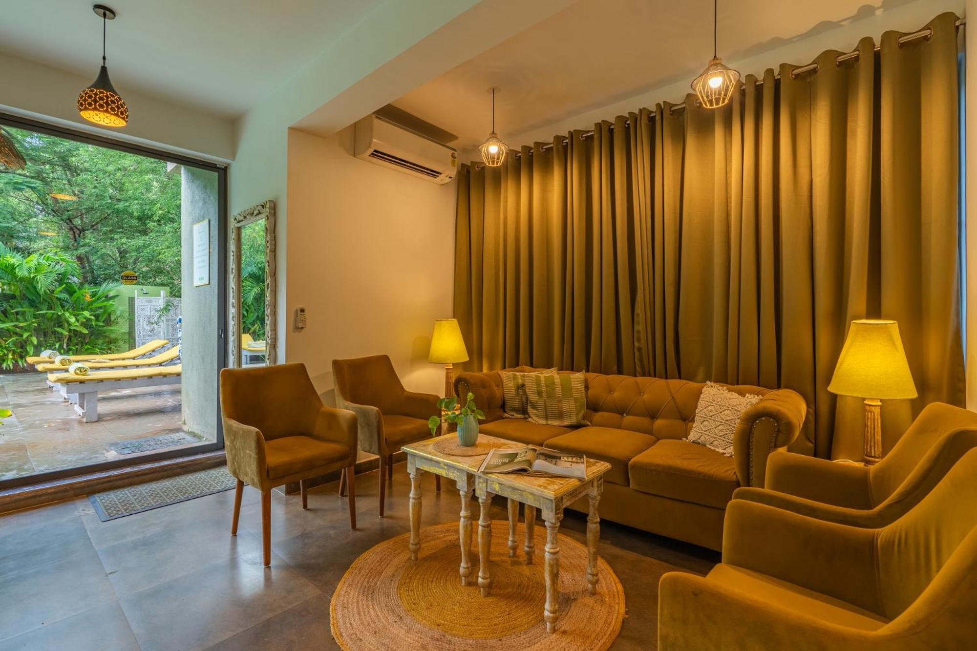 Locomo Boutique, Morjim - Stay Work Eat Bagian luar foto