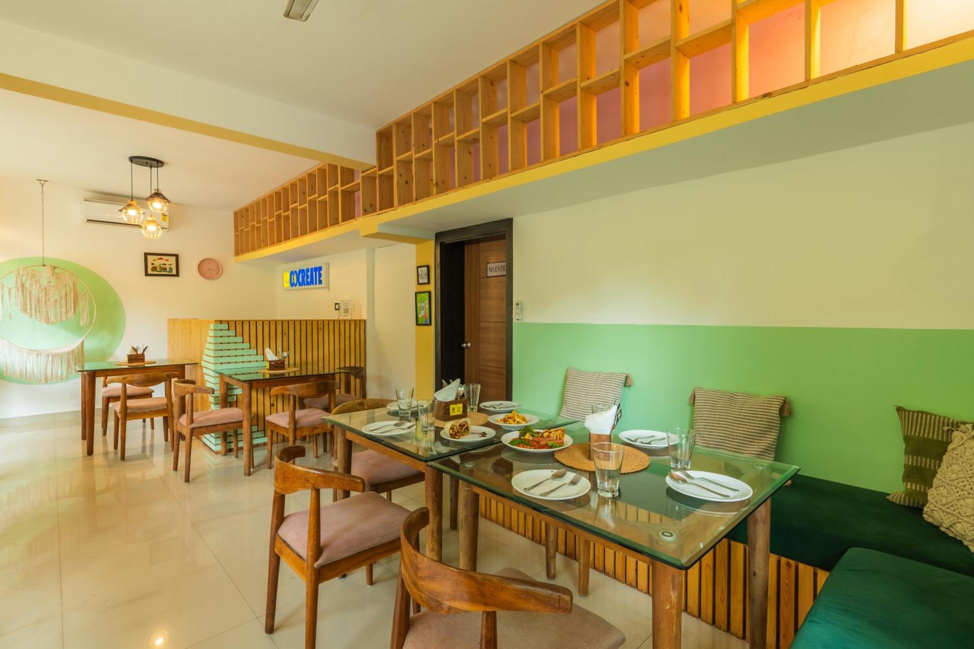 Locomo Boutique, Morjim - Stay Work Eat Bagian luar foto