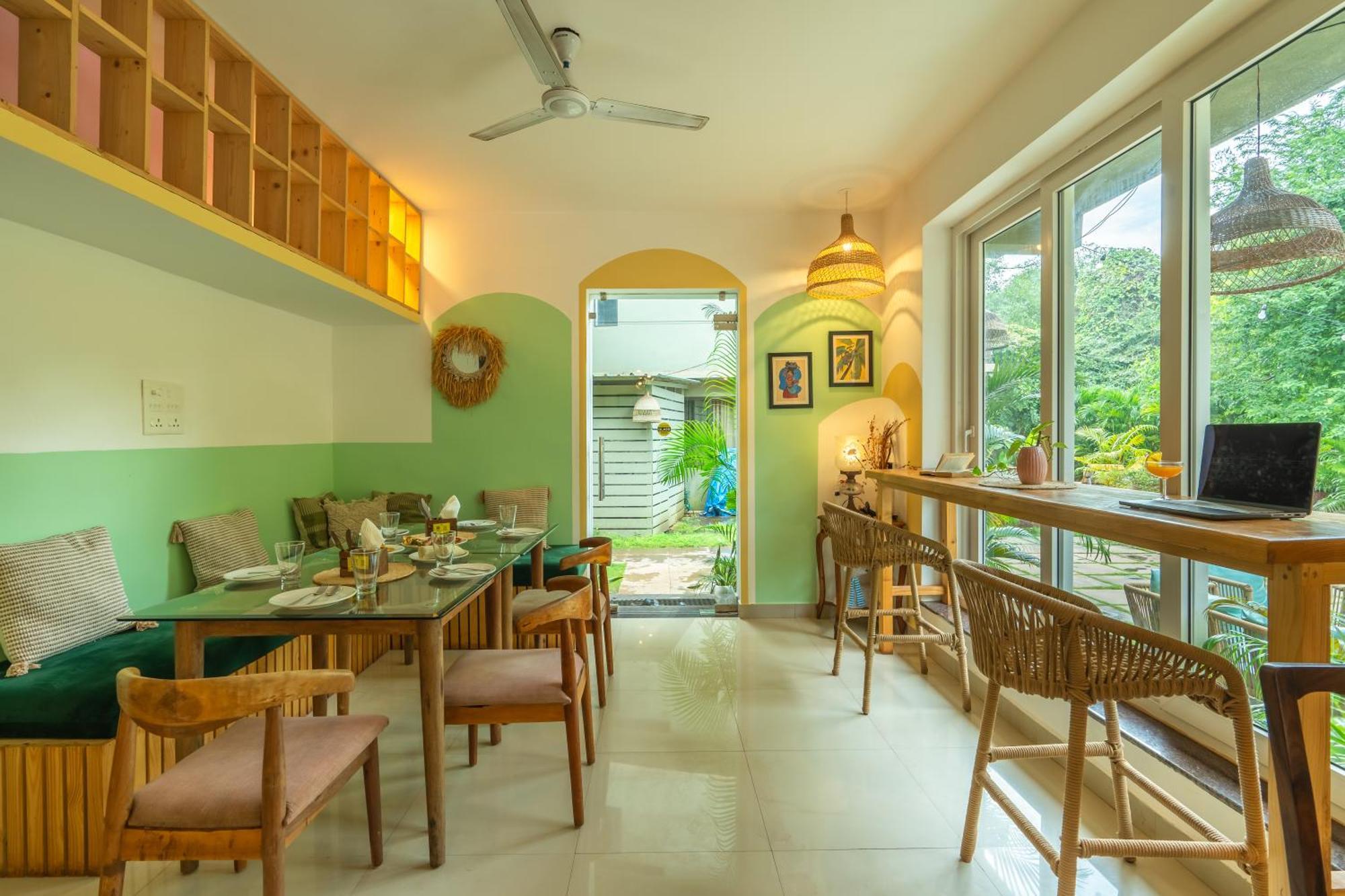 Locomo Boutique, Morjim - Stay Work Eat Bagian luar foto