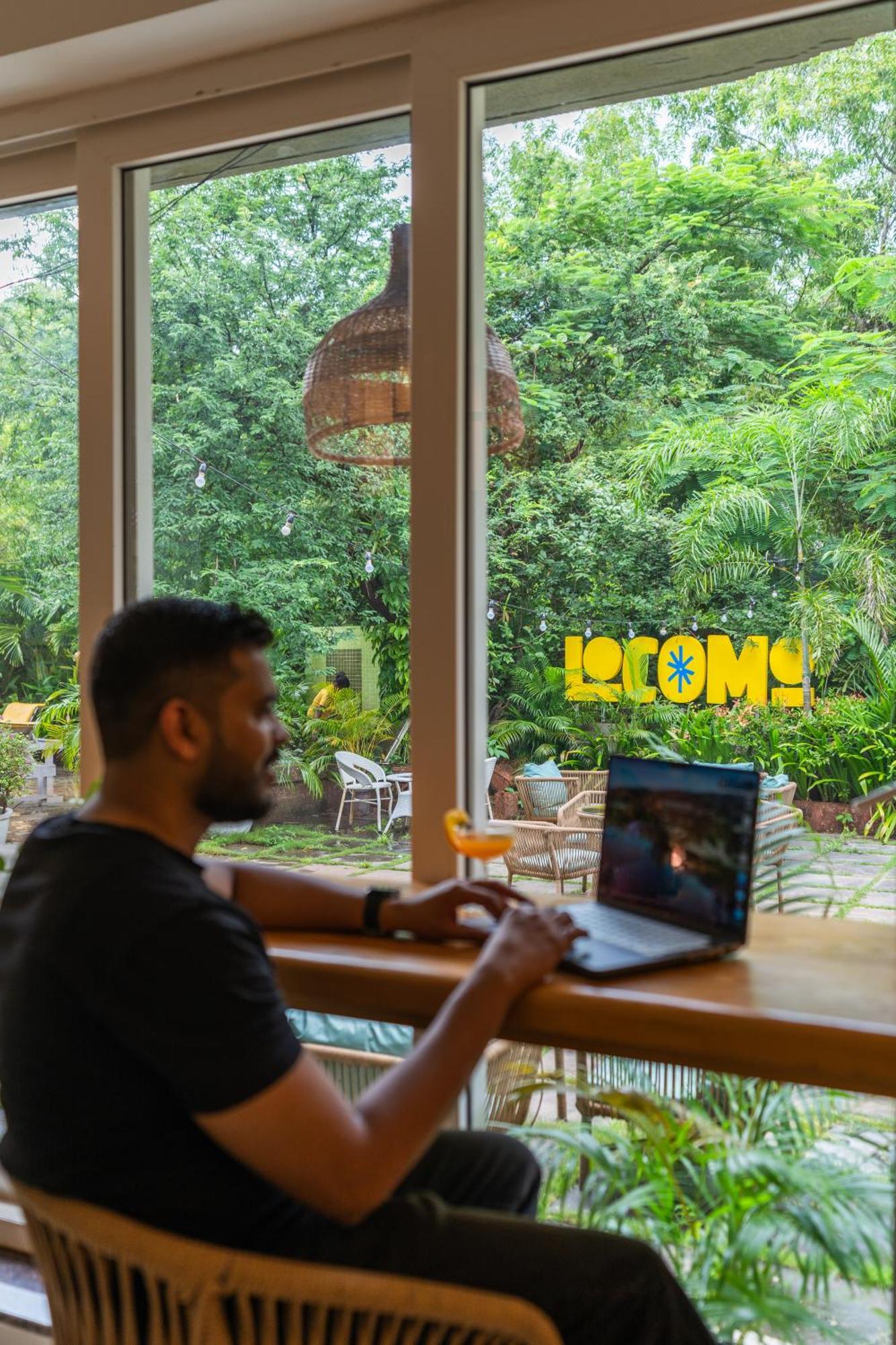 Locomo Boutique, Morjim - Stay Work Eat Bagian luar foto